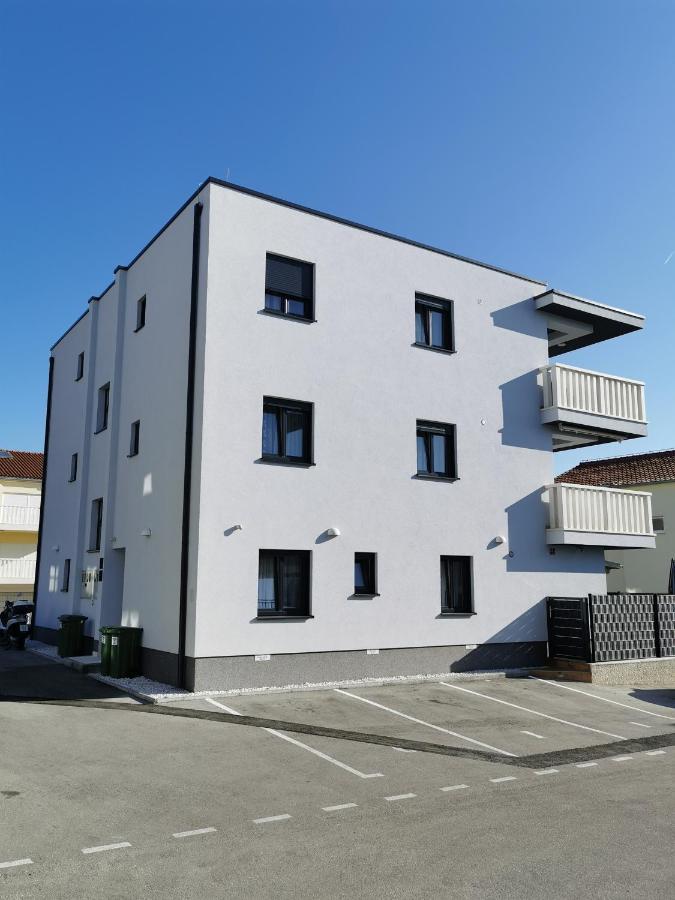 Apartment Misic Trogir Exterior photo