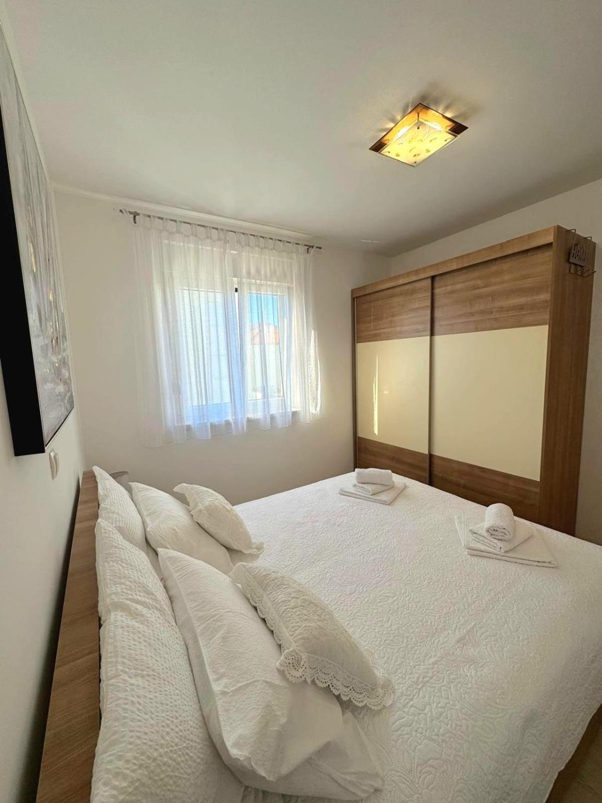 Apartment Misic Trogir Exterior photo